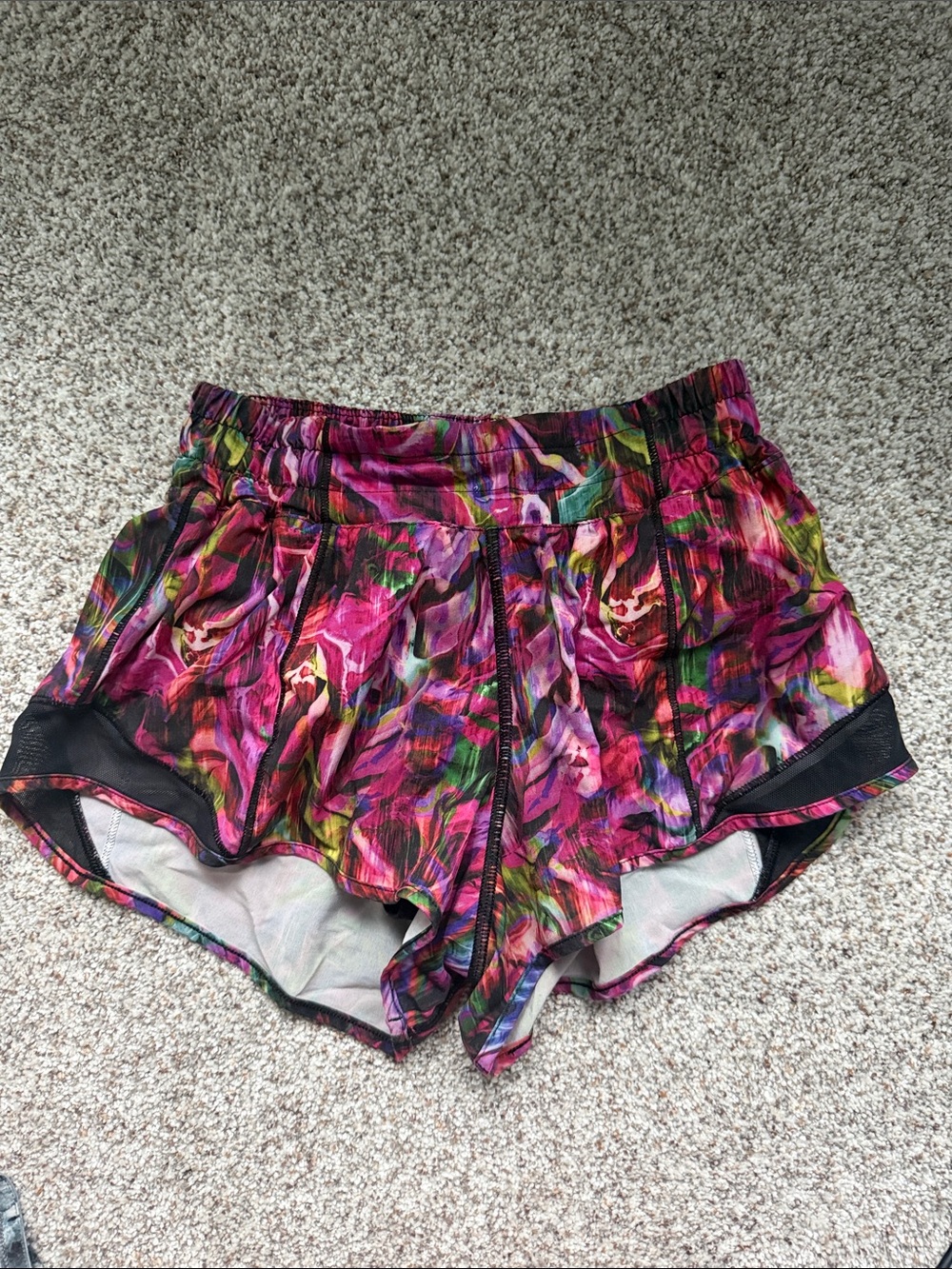Lululemon Hotty Hot Design Shorts - Regular